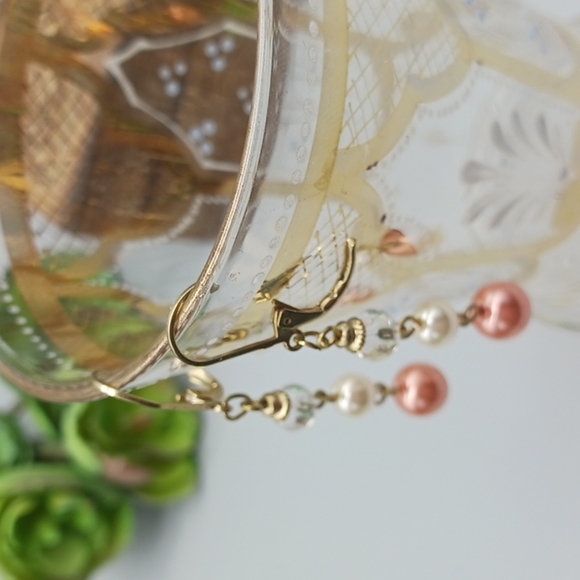 Elegant Gold and Pearl Drop Earrings - Picture 2 of 9